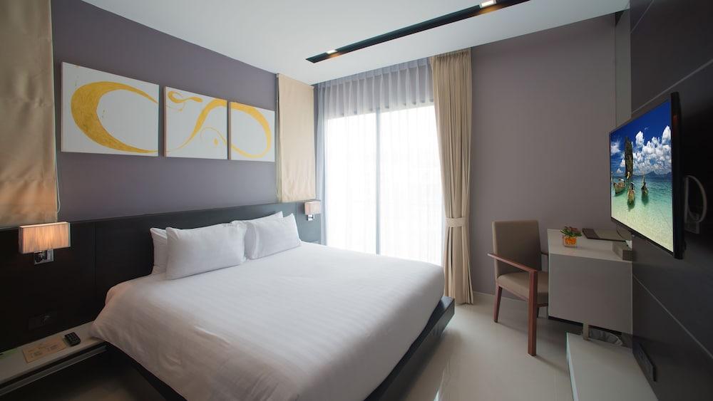 The Charm Resort Phuket - Sha Certified Bagian luar foto