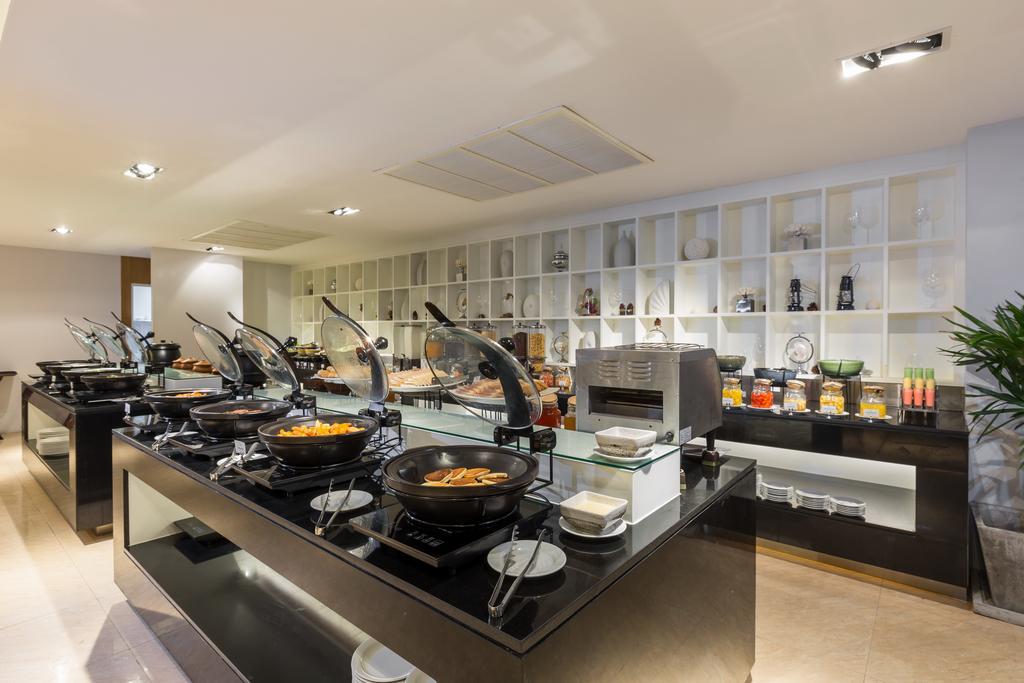 The Charm Resort Phuket - Sha Certified Bagian luar foto