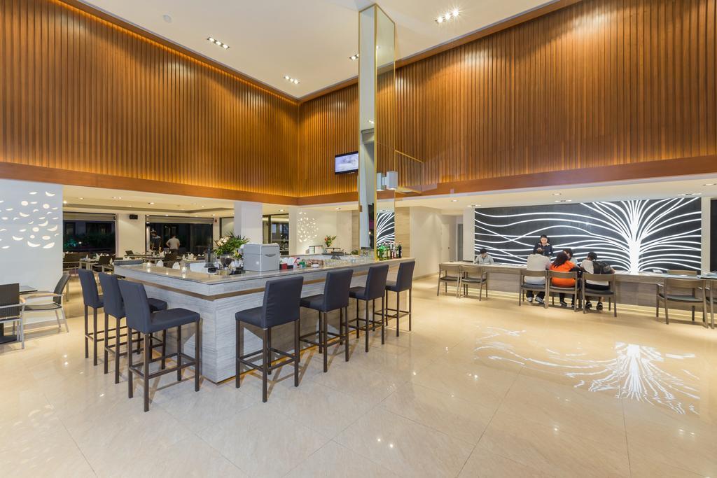 The Charm Resort Phuket - Sha Certified Bagian luar foto