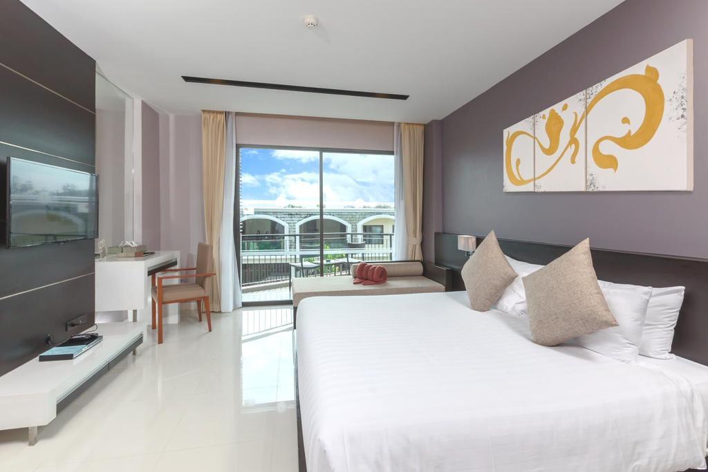 The Charm Resort Phuket - Sha Certified Bagian luar foto